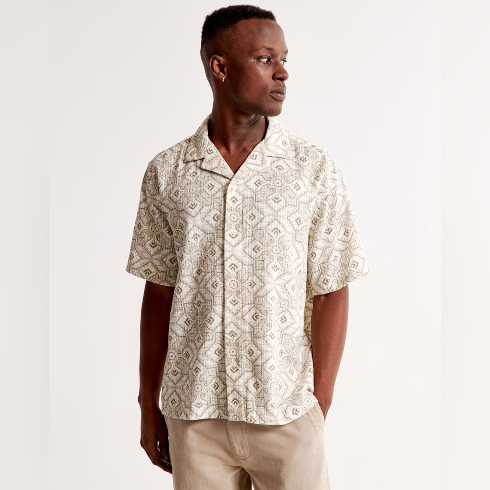Mens Abercrombie & Fitch Camp Collar Printed Textured Shirt size XL. NWT